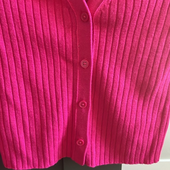 Wilfred Cardigan in Magenta (xs) - Picture 3 of 3
